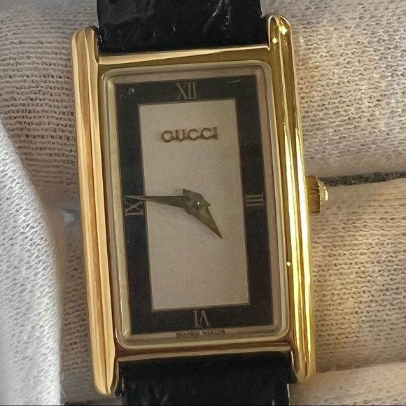 ✨SOLD✨Gucci Watch - Picture 4 of 8